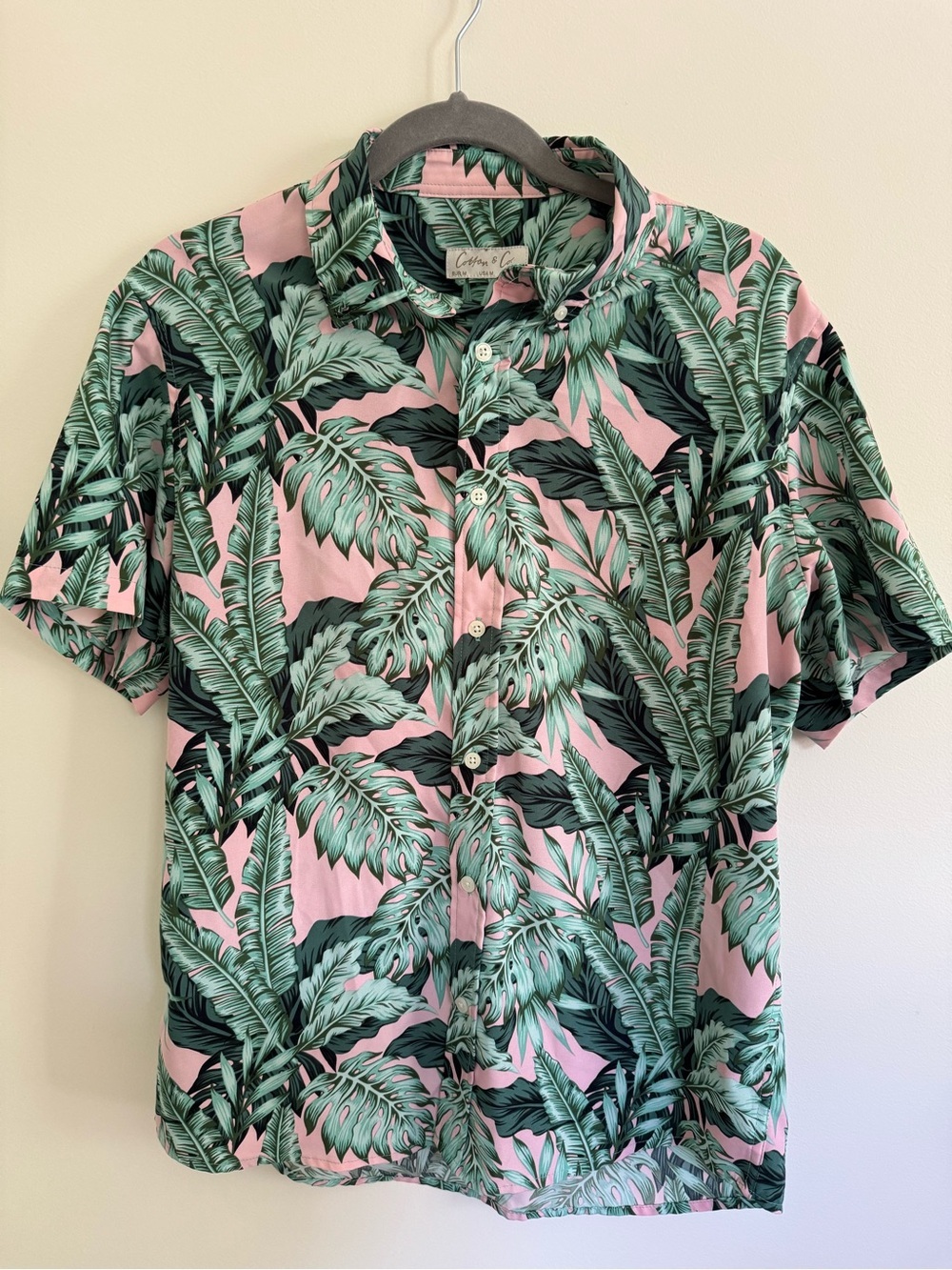 Men’s Pink Tropical Leaf Short-Sleeve Button-Up Shirt by